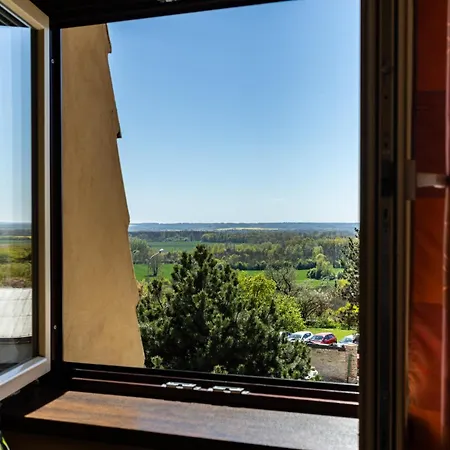 Hotel Jaro 3*
